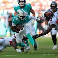 Dolphins down Bucs, but Tampa playoff hopes remain alive