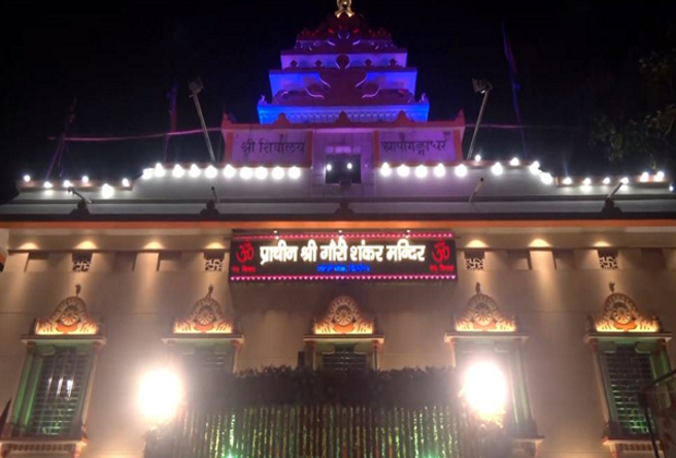 Delhi: Thousands of devotees throng Gauri Shankar Temple in Chandani Chowk on Maha Shivratri