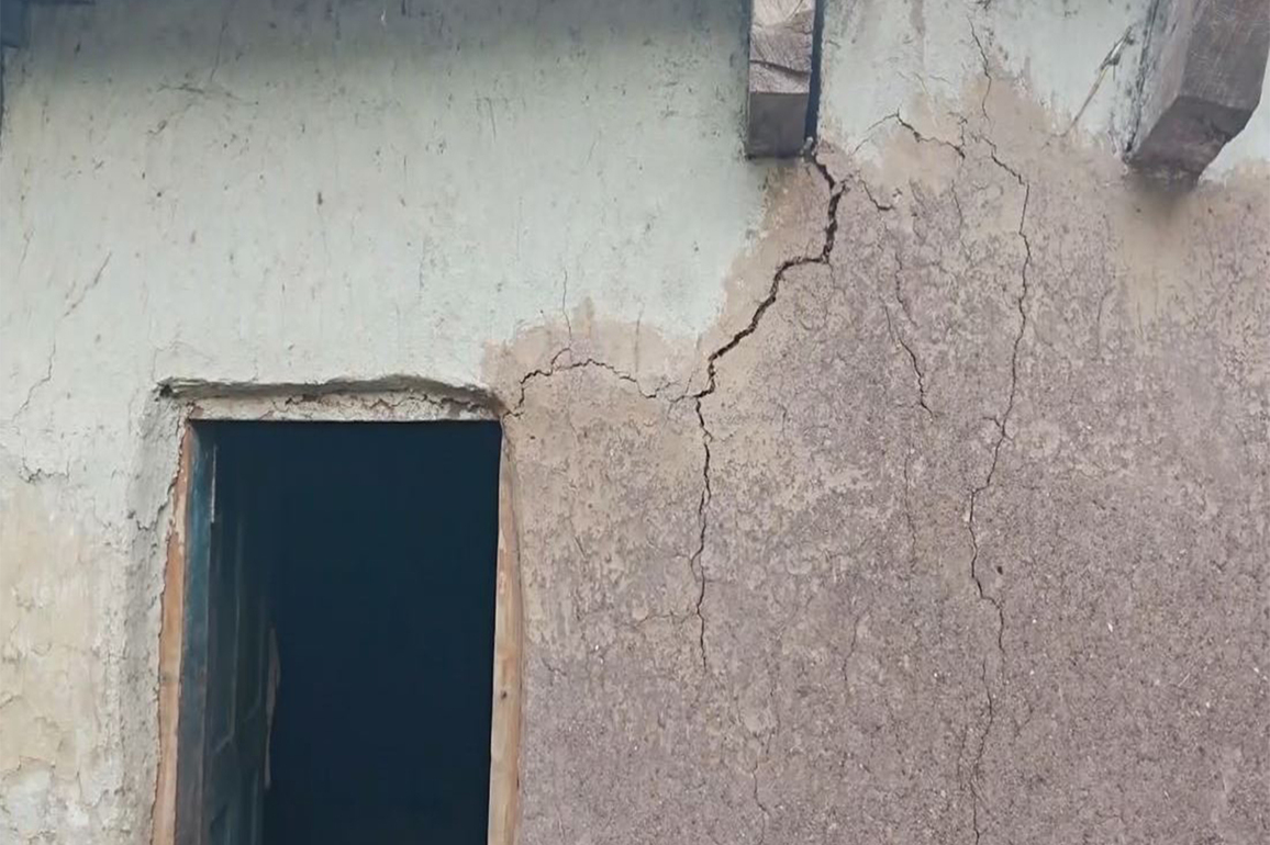 J-K: Several houses develop cracks in Ramban due to land subsidence