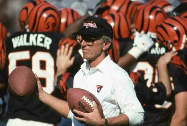 Hall of Fame Honors Bengals' Original Equipment Manager Tom Gray