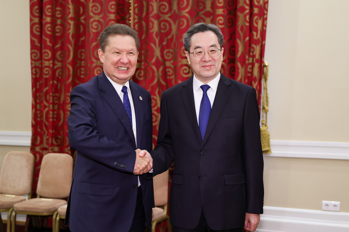 RUSSIA-ST. PETERSBURG-CHINA-DING XUEXIANG-GAZPROM CEO-MEETING