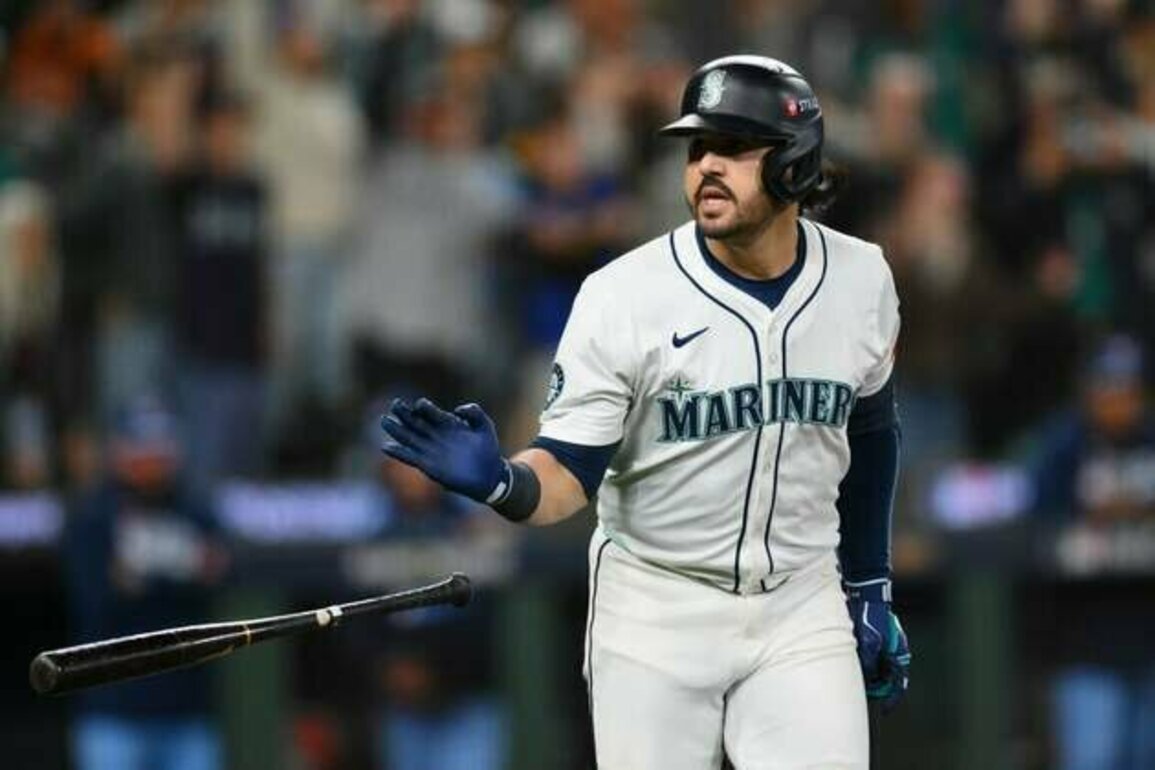 Eugenio Suarez, Mariners slam Jays for 3-2 ALCS edge