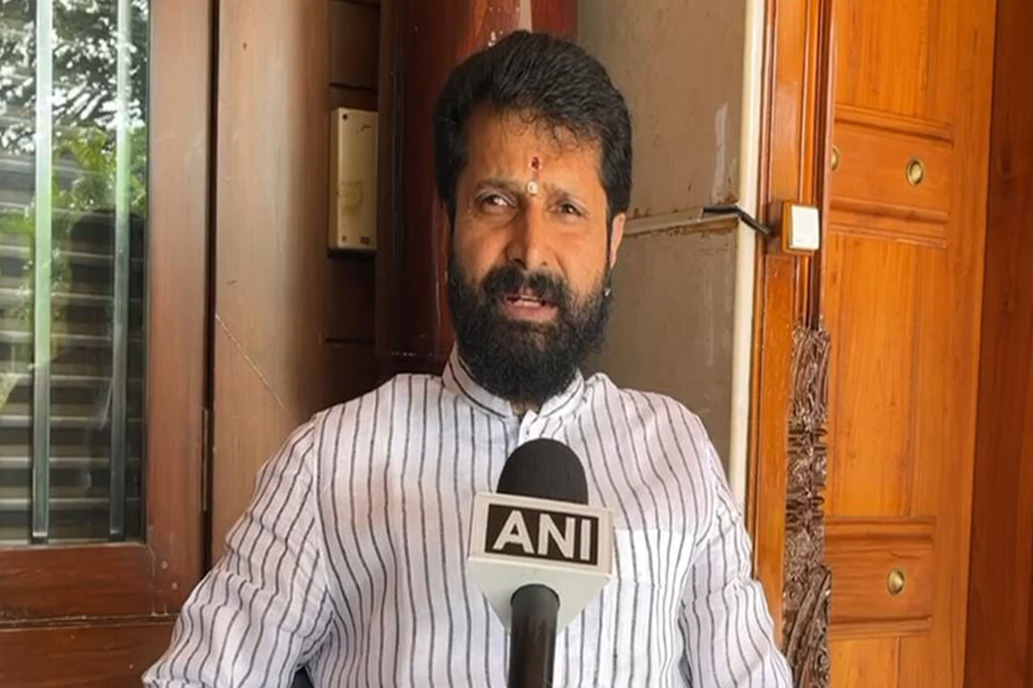 "Clan of thieves": BJP's CT Ravi slams Congress over AI video resembling PM Modi, his late mother