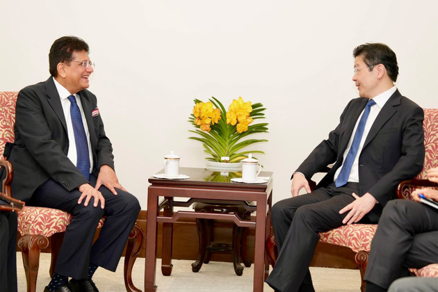 Piyush Goyal holds discussions with Singapore PM to strengthen strategic partnership