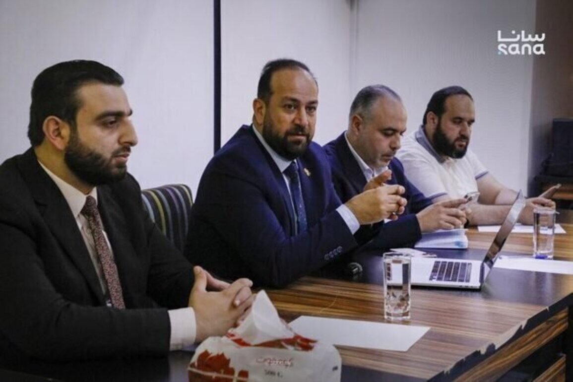 Information minister meets journalists in Damascus on public services