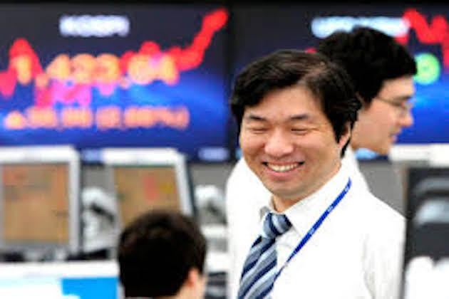 Wall Street rebounds as bitcoin bounces back