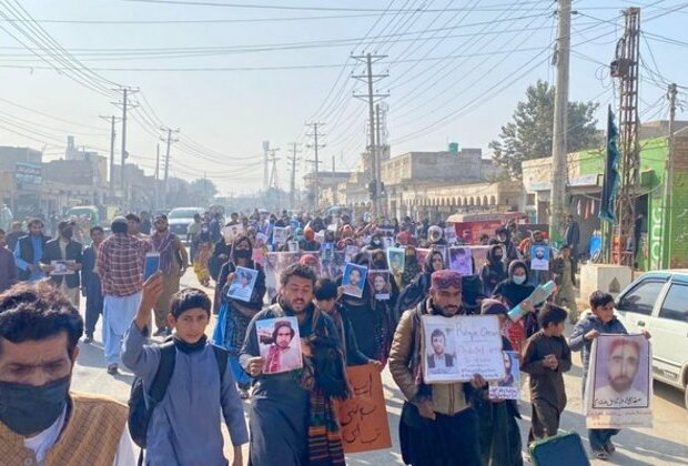 Pakistan: Protesters resume long march to Islamabad against alleged extrajudicial killings in Balochistan