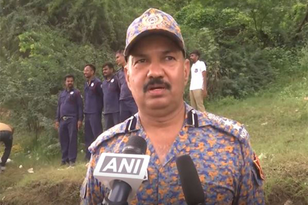 "Will try to finish the operation by this afternoon" says NDRF commandant on Gambhira bridge collapse rescue