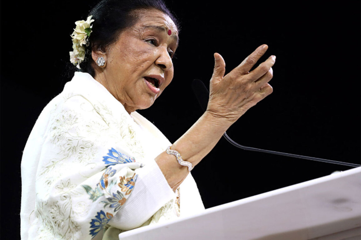 Legendary singer Asha Bhosle passes away