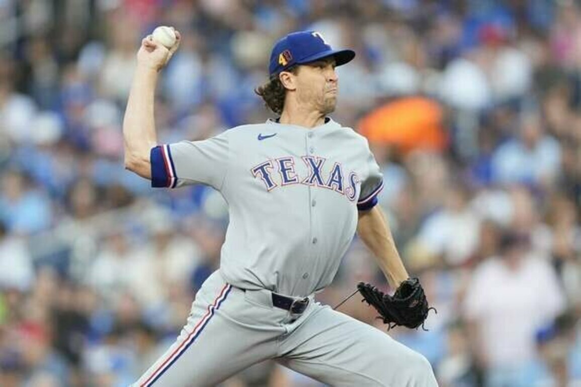 Ex-Mets ace Jacob deGrom leads Rangers into Queens