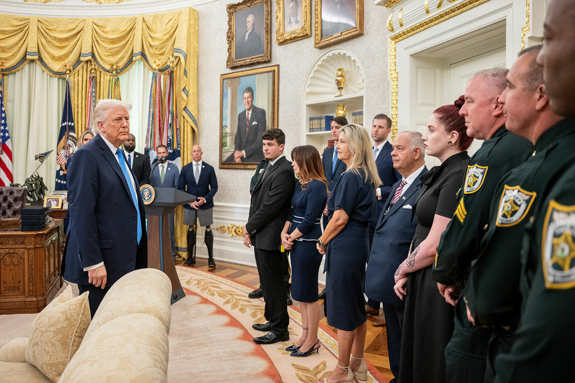 US President bestows Medal of Sacrifice to three Palm Beach County fallen officers
