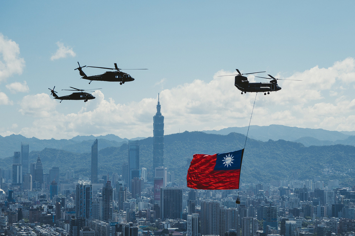 13 Chinese warplanes, 6 naval vessels detected near Taiwan's territory