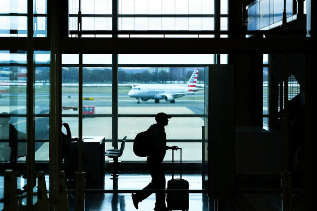 Amid tighter US visa scrutiny, international student applications fall 10%; steepest decline on record: CNBC Report