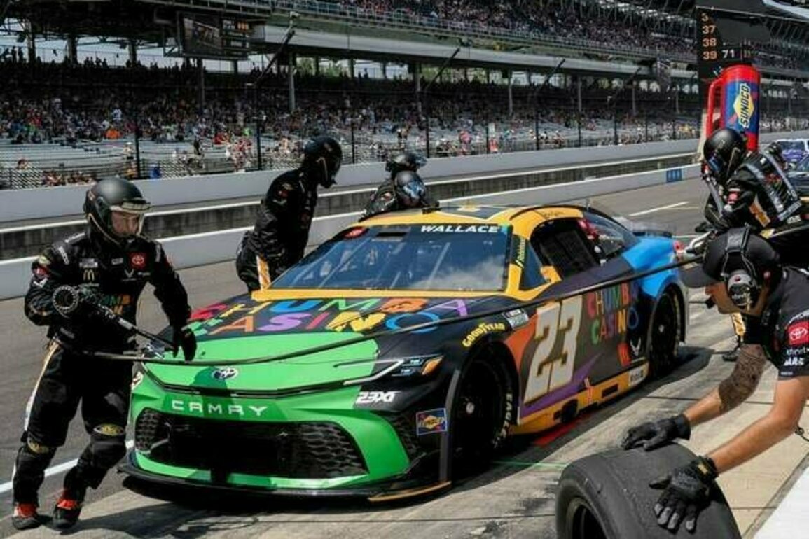 Bubba Wallace holds off Kyle Larson in double overtime to capture Brickyard 400