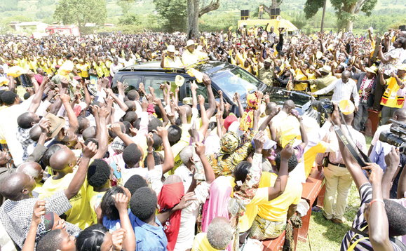 Museveni ng’atuuka mu kibuga ky’e Rubare mu ssaza lya Rushenyi e Ntungamo. Museveni ng’atuuka mu kibuga ky’e Rubare mu ssaza lya Rushenyi e Ntungamo.