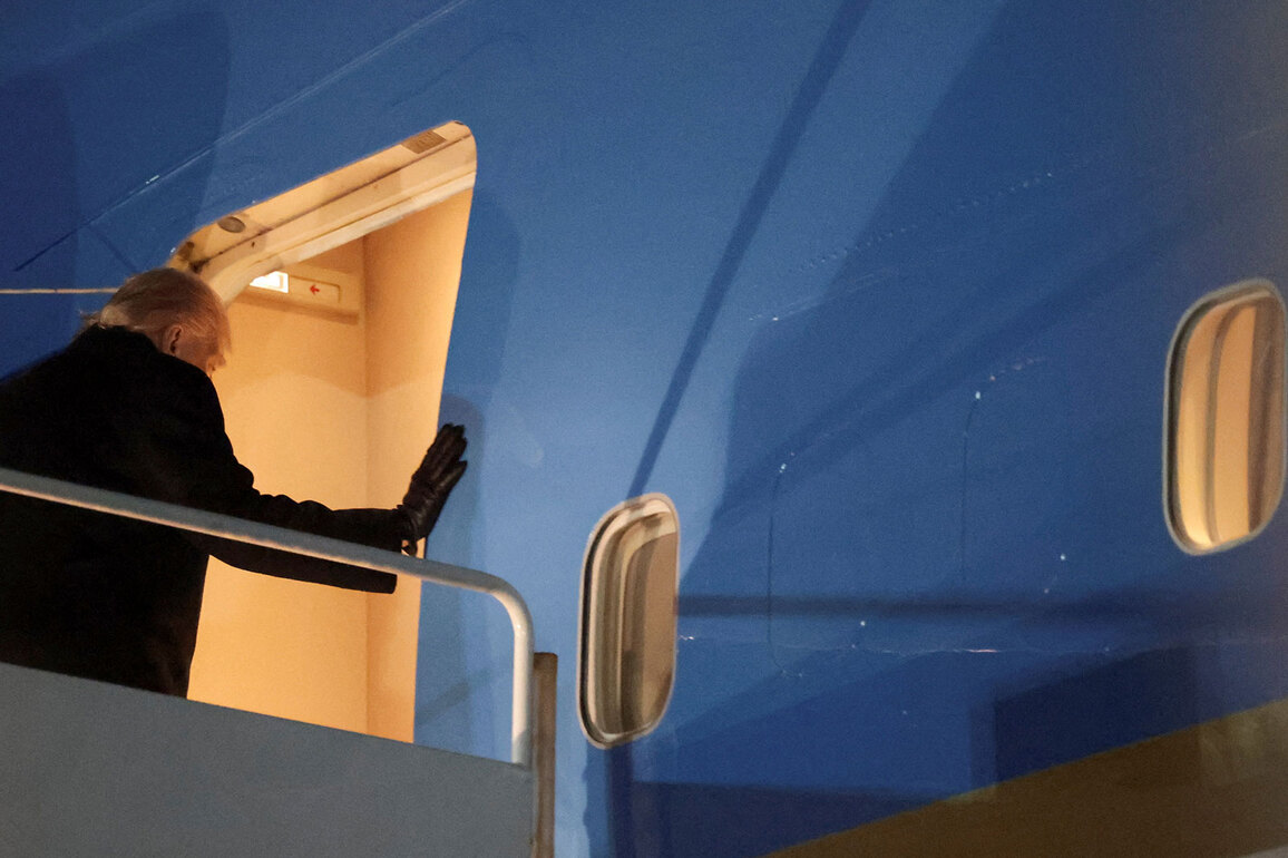 Trump's plane enroute to WEF Davos makes U turn after "minor" technical snag: White House
