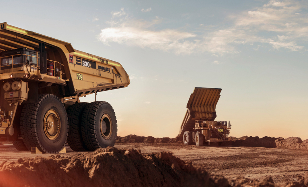 Anglo American take up rental of 16 Komatsu 830E electric drive dump trucks