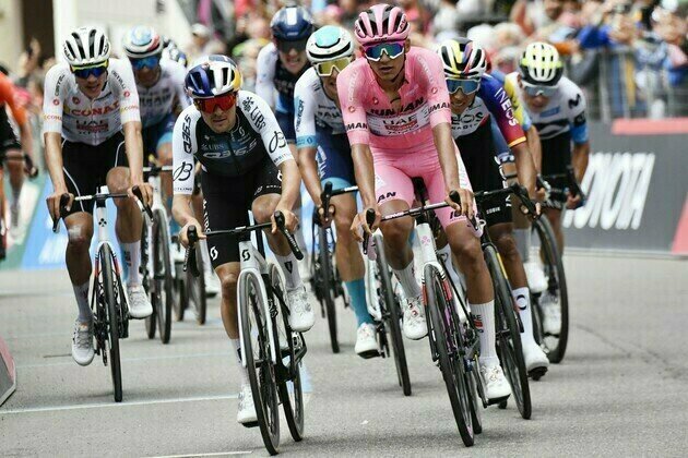 UAE Team Emirates-XRG retains lead at Giro d'Italia