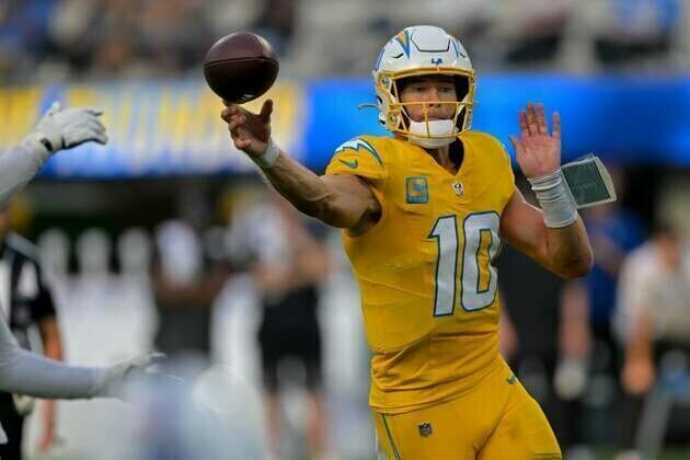 Week 8 TNF: Vikings-Chargers Preview, Props & Prediction