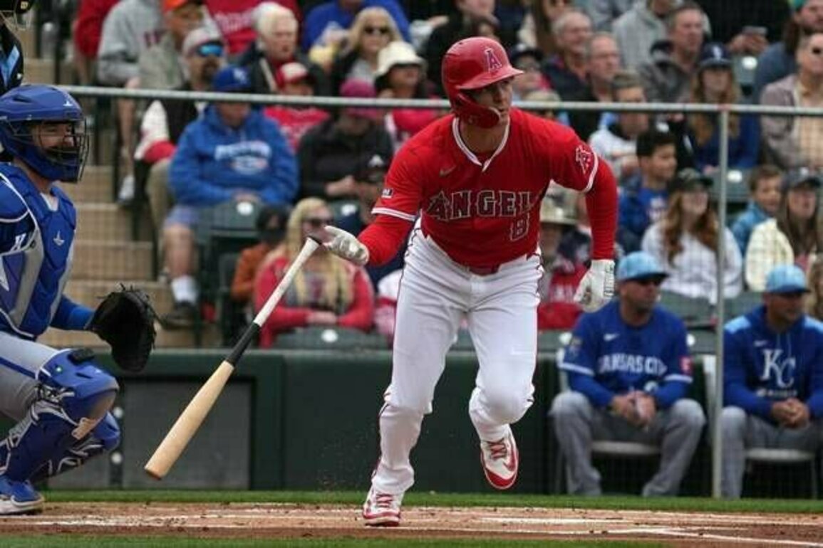 Angels release former No. 1 overall pick Mickey Moniak