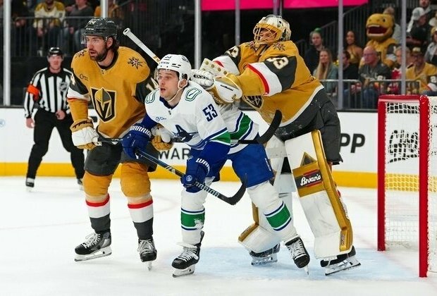 Knights move into division lead with win over Canucks