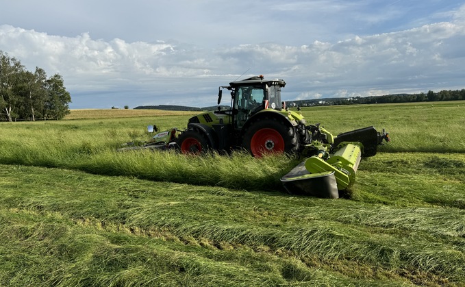 Claas adds auger merging to its Disco butterfly mowers