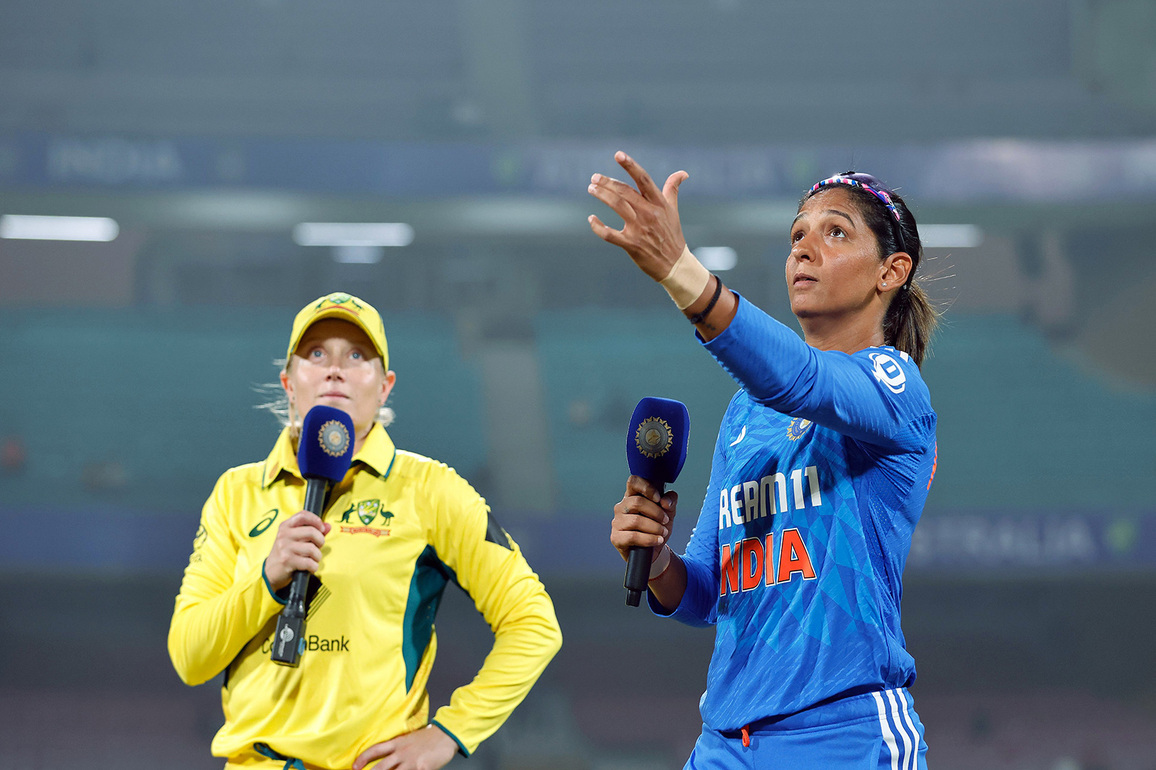 3rd ODI: Australia win toss, opt to bat against India in series decider