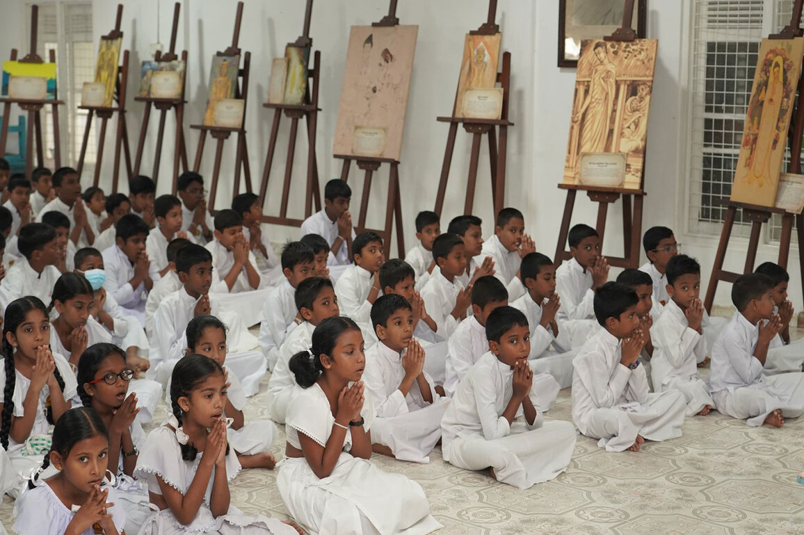 India conducts Buddhist exhibition in Sri Lanka, students distributed Jataka Tales comic books