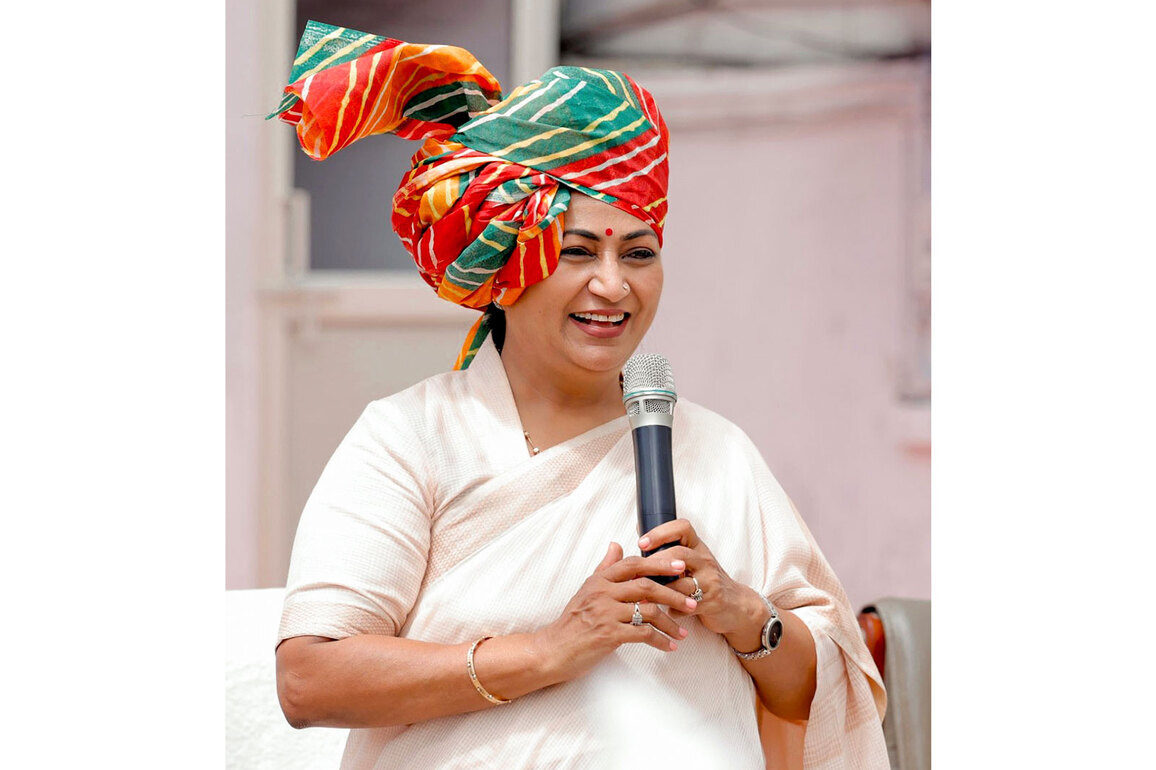 CM Rekha Gupta's initiative: Old clothes collection boxes to be installed at 10 Delhi metro stations