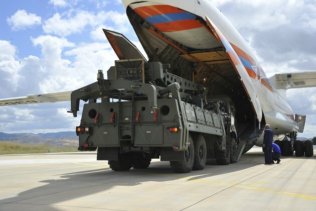 Turkey Challenges US as Russian Missiles Arrive