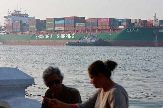 Indias trade deficit shrinks