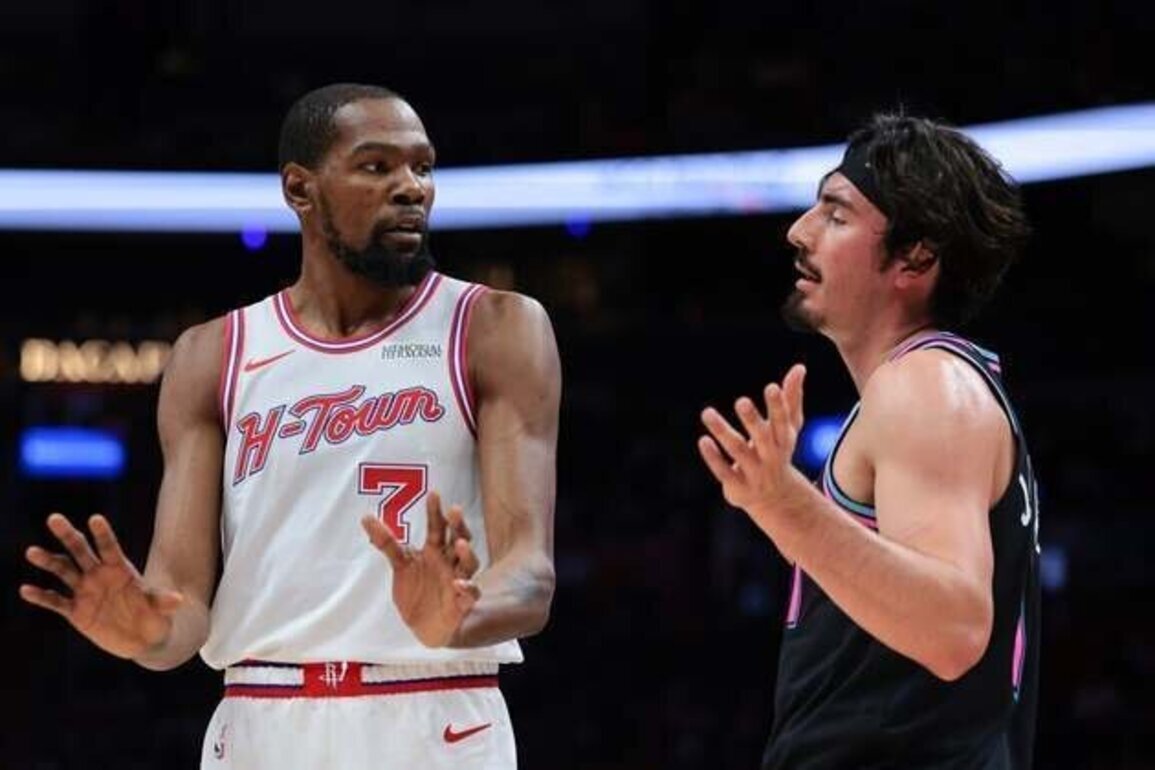 Heat rally in 4th quarter to take down Rockets