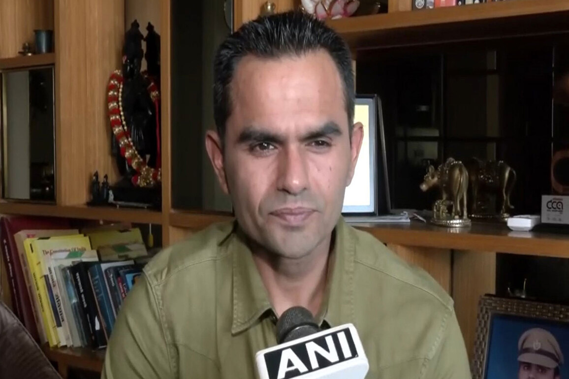 CAT holds disciplinary proceedings against IRS officer Sameer Wankhede legally unsustainable