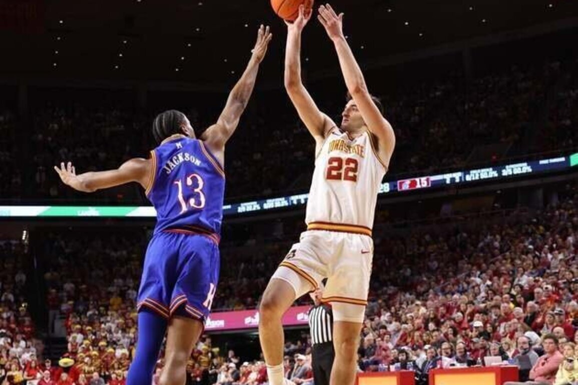 Milan Momcilovic, No. 5 Iowa State halt No. 9 Kansas' win streak