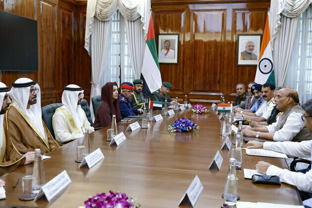 Hamdan bin Mohammed meets with India's Defence Minister