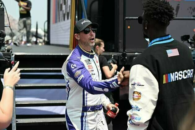 Denny Hamlin pulls out third win of year at Michigan