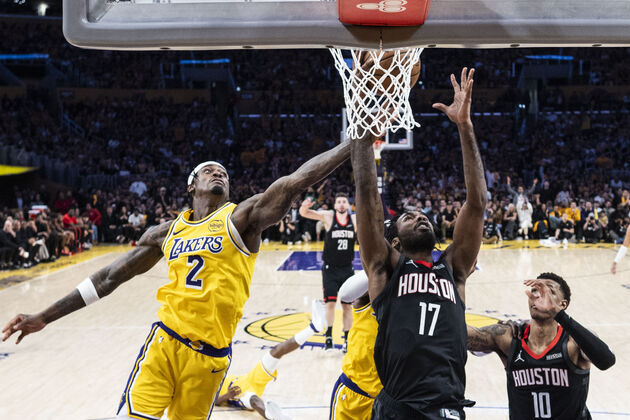 (SP)U.S.-LOS ANGELES-BASKETBALL-NBA-PLAYOFFS-LAKERS VS ROCKETS