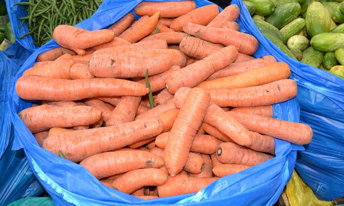 Carrot prices high, cucumber supply up Carrot prices high, cucumber supply up