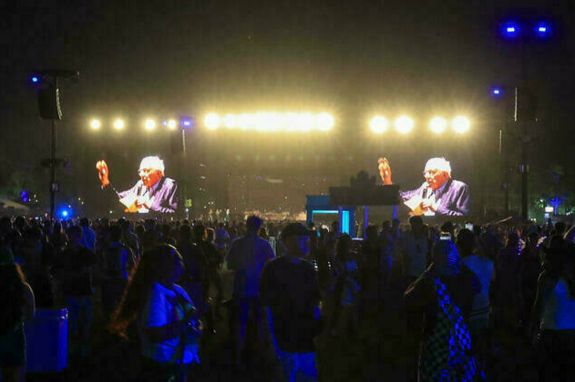Bernie Sanders thrills Coachella crowd with surprise appearance