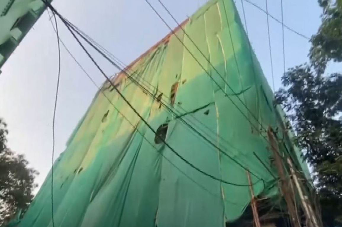 Hyderabad: 2 workers die after falling from under-construction building