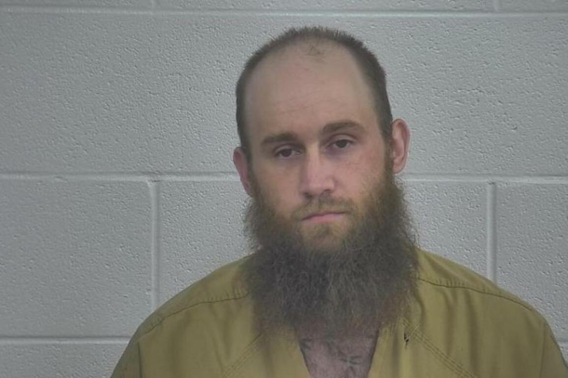 Federal fugitive found living in deplorable conditions with girlfriend, 3 kids, Corbin police say