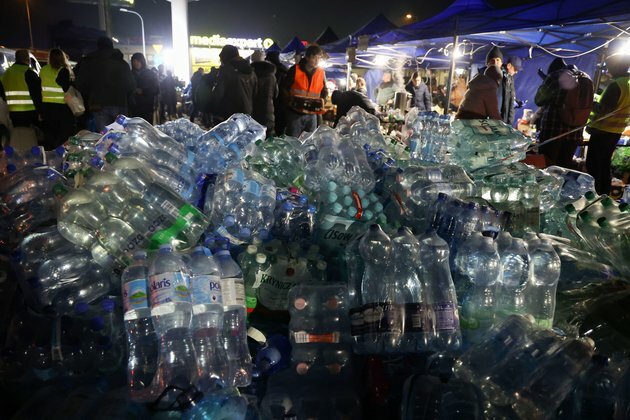 Ukraine crisis: why you should donate money rather than supplies