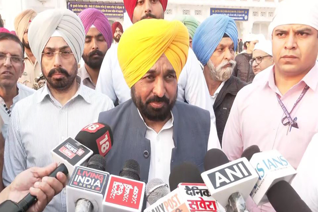 Bhagwant Mann offers prayers at Golden Temple, seeks peace and prosperity in Punjab on Guru Nanak Jayanti