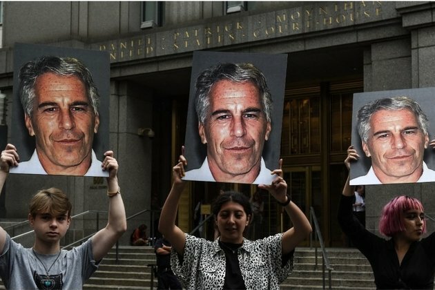 Jail records shed light on Jeffrey Epstein's last moments AP