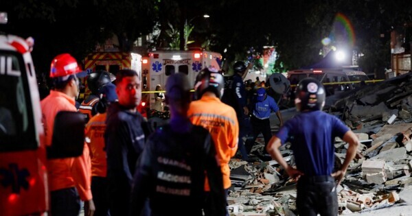 Trump pledges US aid for Venezuela quake; as USGS projects quake death toll reaching 100,000