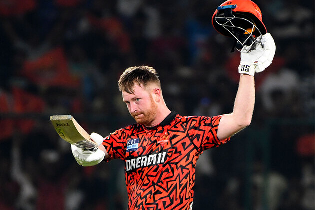SRH hold onto Heinrich Klaasen; RR let go of key players