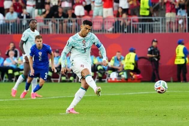 Portugal score late winner, then see Croatia's tying goal waved off