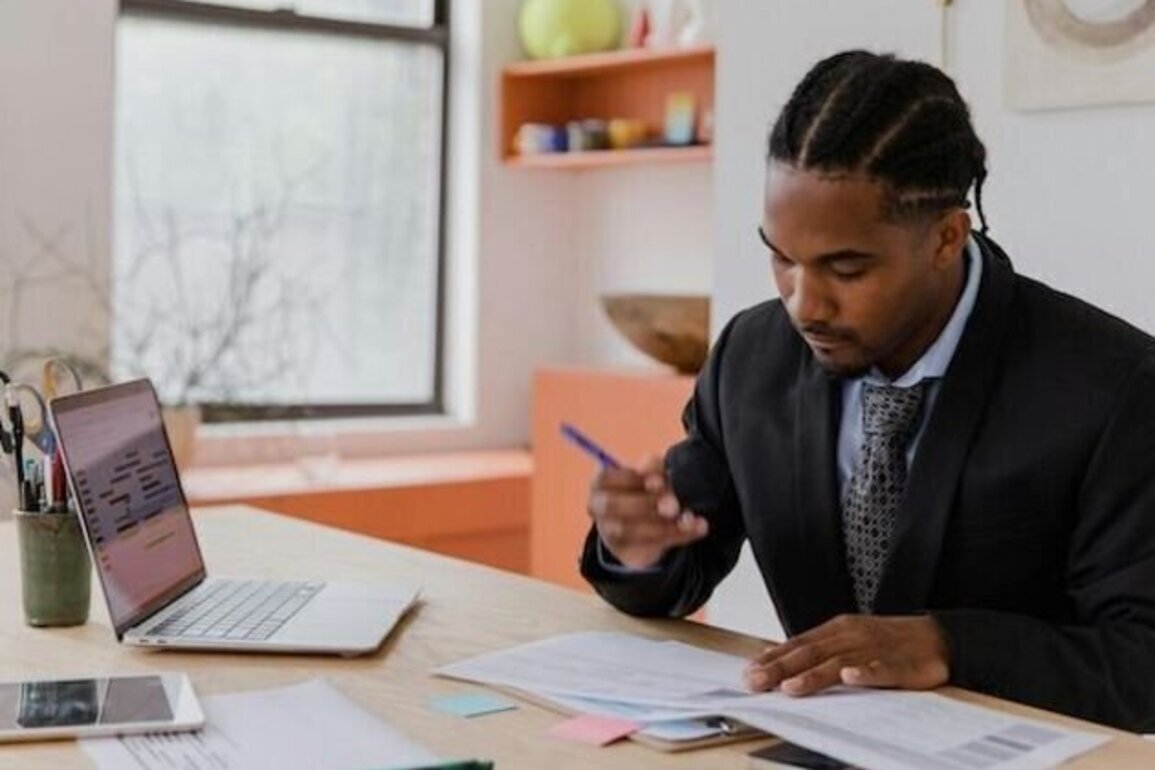 Insurance strategy for Australian SMEs in a disruption era