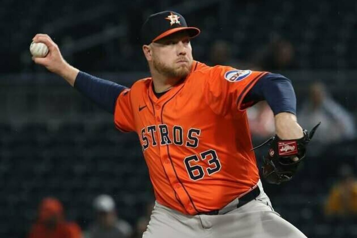 'All hands on deck' in bullpen for Astros against Angels