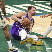 (SP)U.S.-MILWAUKEE-BASKETBALL-NBA-BUCKS VS LAKERS